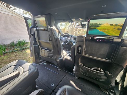 Used 2019 Chrysler Pacifica Touring-L Plus w/ Advanced Safetytec Group image 19