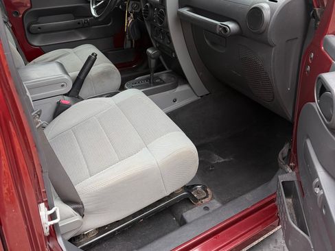 Used 2007 Jeep Wrangler Unlimited Sahara image 11