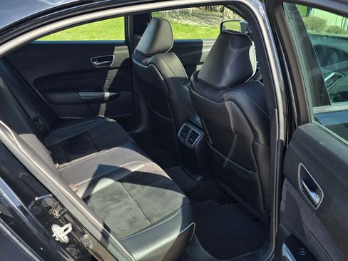 Used 2018 Acura TLX 3.5 w/Technology Pkg & A-SPEC image 12