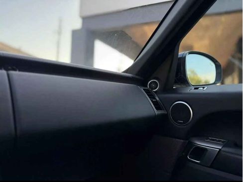 Used 2018 Land Rover Range Rover Sport HSE image 9