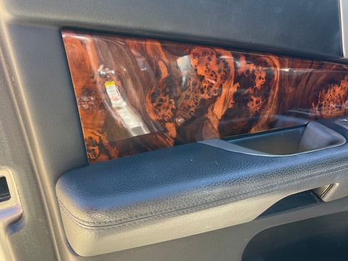 Used 2011 Jaguar XF image 10