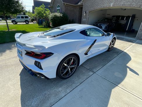 Used 2020 Chevrolet Corvette Stingray Preferred Cpe w/ 2LT Preferred Equipment Group RWD image 2