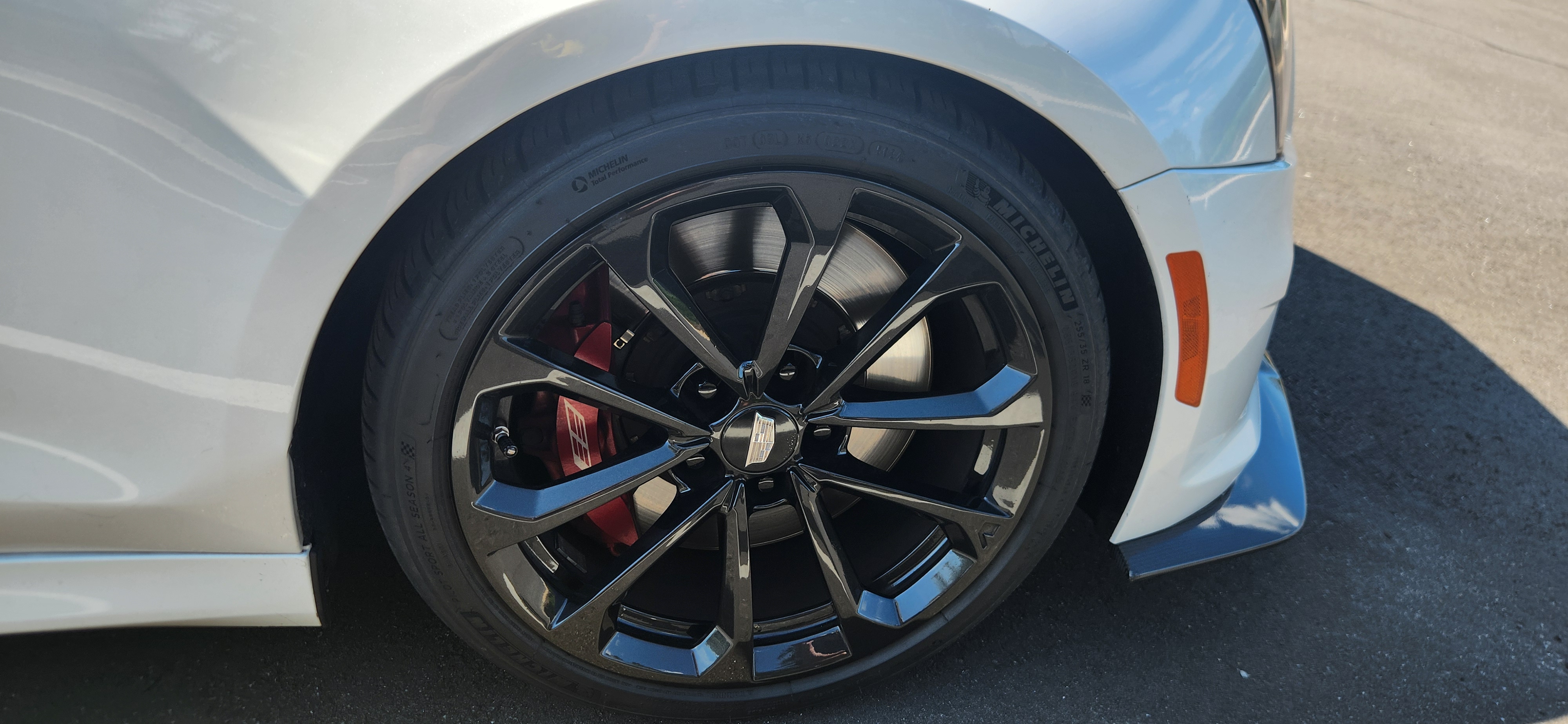 Used 2018 Cadillac ATS V w/ Luxury Package RWD image 14