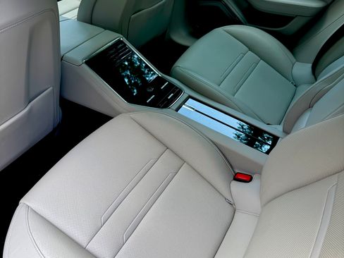 Used 2021 Porsche Panamera 4 AWD/4WD image 9