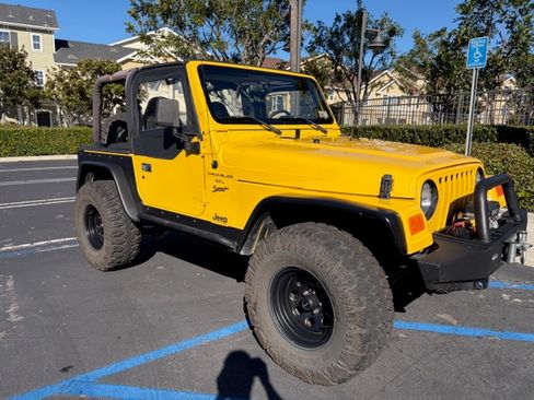 Used 2000 Jeep Wrangler Sport image 2