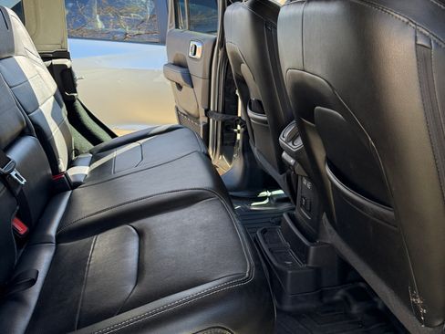 Used 2022 Jeep Wrangler Unlimited Sahara w/ Cold Weather Group image 9