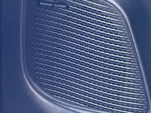 Used 2018 Chrysler Pacifica Touring-L Plus image 8