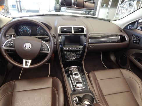 Used 2014 Jaguar XK Convertible RWD image 8