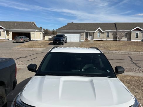 Used 2020 Ford Explorer XLT w/ Equipment Group 202A image 5