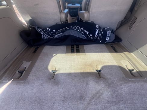 Used 2007 Chevrolet Tahoe LTZ w/ LTZ Preferred Equipment Group image 14