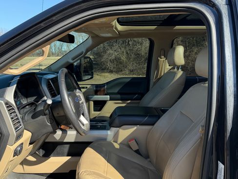 Used 2015 Ford F150 Lariat w/ Equipment Group 502A Luxury image 6