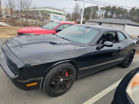Used 2010 Dodge Challenger SRT8 w/ SRT Option Group II image 2