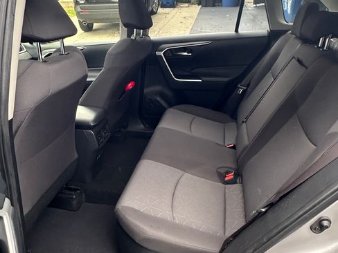 Used 2019 Toyota RAV4 XLE w/ Carpet Mat Package image 22