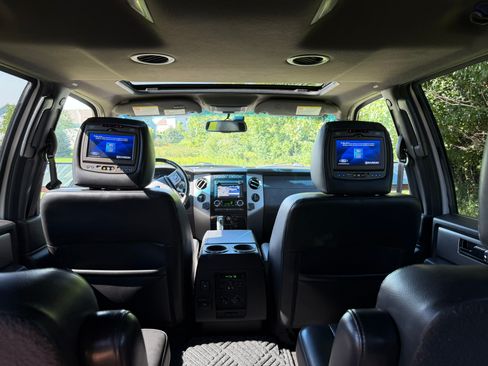 Used 2014 Ford Expedition EL Limited w/ Equipment Group 301A AWD/4WD image 22