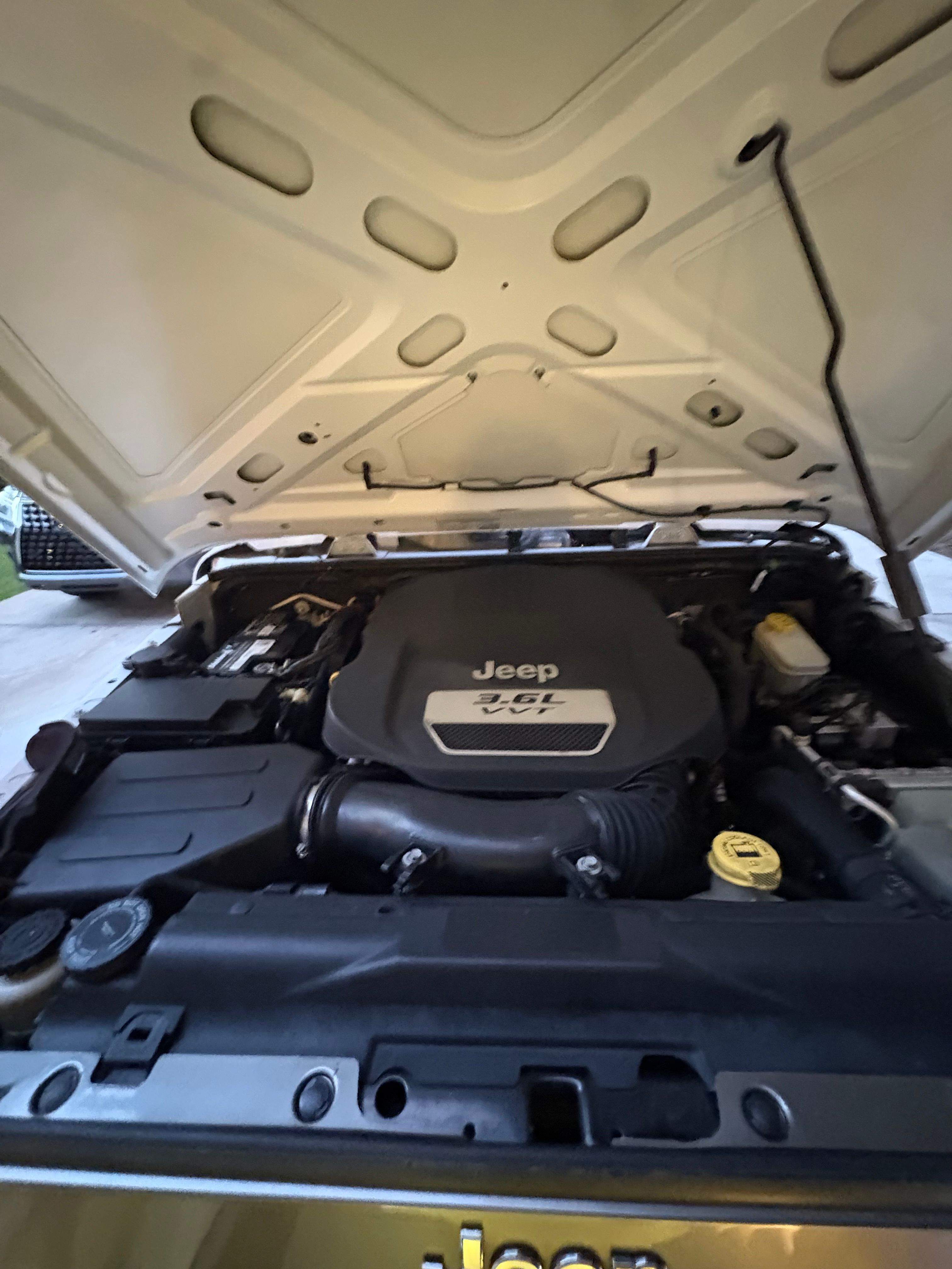 Used 2013 Jeep Wrangler Unlimited Sport AWD/4WD image 9