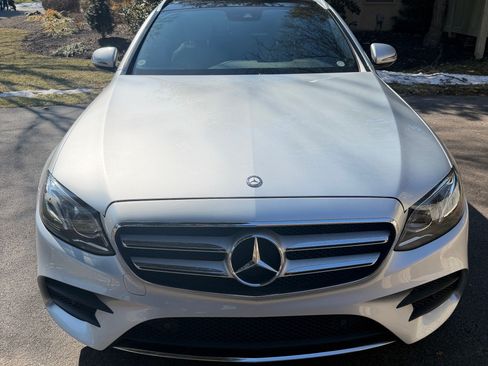 Used 2017 Mercedes-Benz E 400 4MATIC Wagon image 9