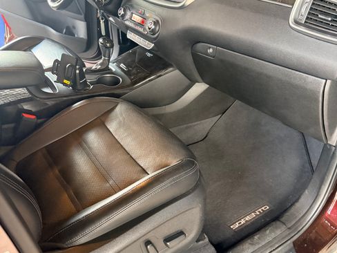 Used 2016 Kia Sorento EX image 14