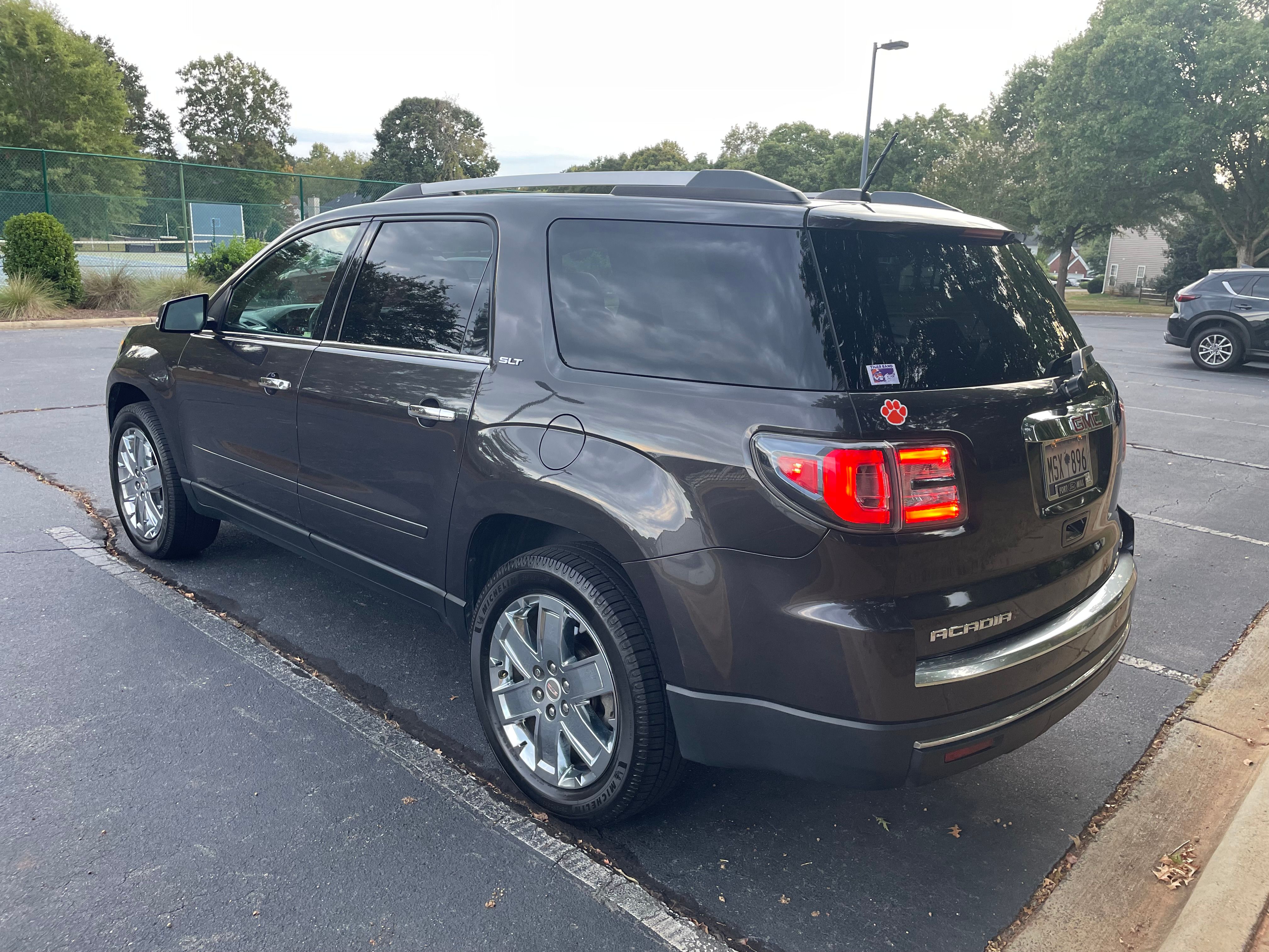 Used 2017 GMC Acadia Limited SLT AWD/4WD image 5