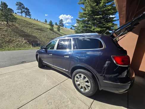 Used 2015 Buick Enclave Leather w/ Trailering Package image 2