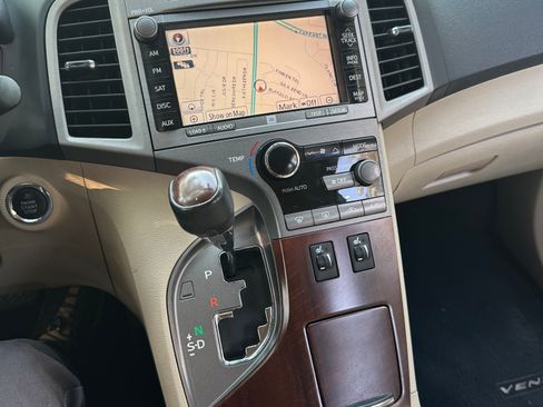Used 2011 Toyota Venza AWD image 13