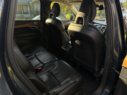 Used 2018 Volvo XC90 T6 Inscription w/ Convenience Package image 12