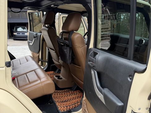 Used 2011 Jeep Wrangler Unlimited Sahara w/ Dual Top Group image 20