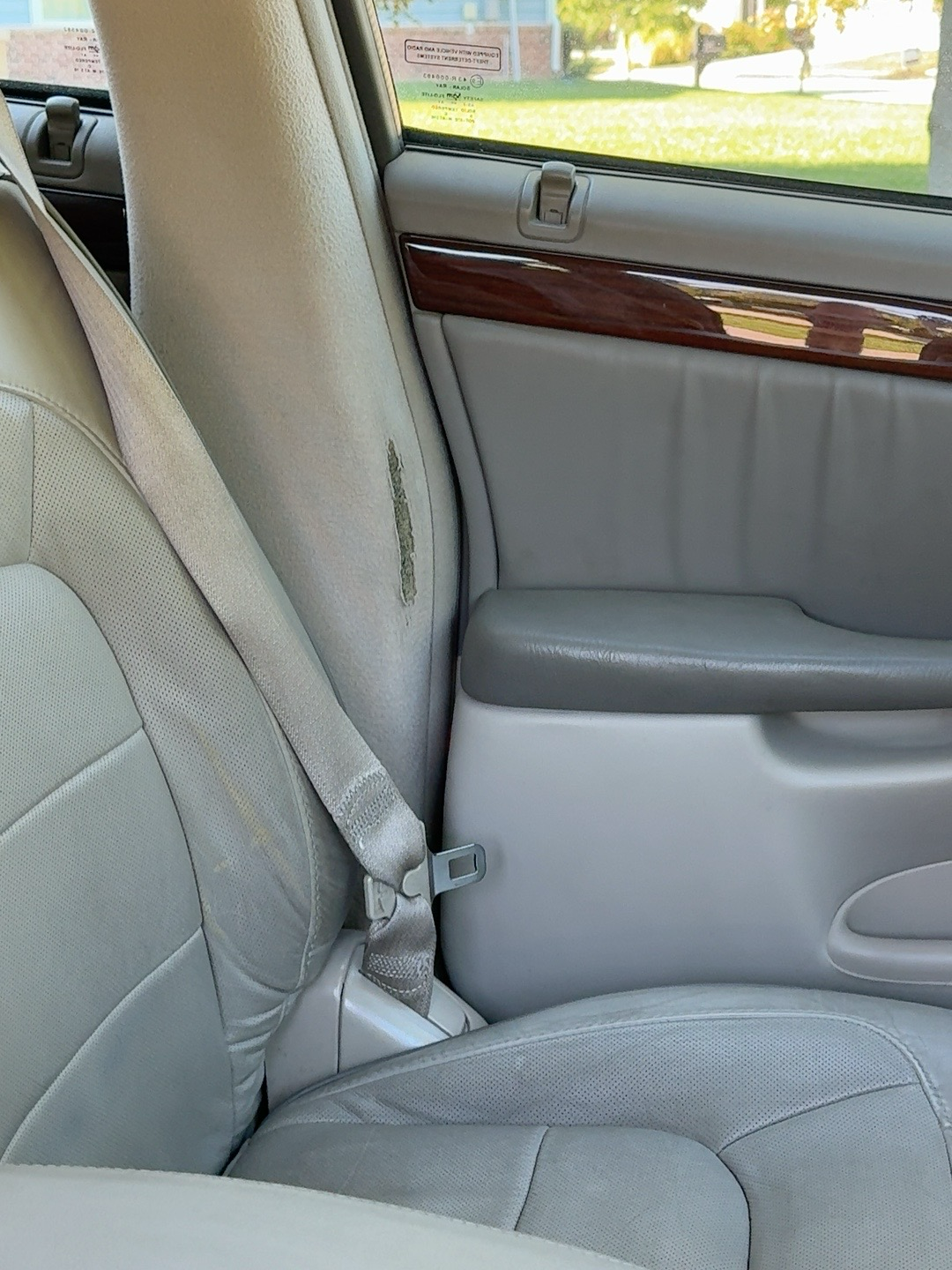 Used 2005 Cadillac De Ville w/ Limited Edition Package FWD image 22