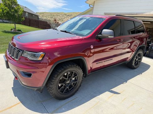 Used 2021 Jeep Grand Cherokee Trailhawk w/ Trailhawk Luxury Group AWD/4WD image 4