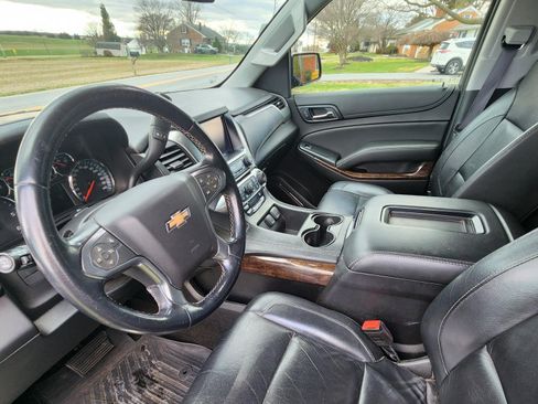 Used 2017 Chevrolet Suburban LT image 9