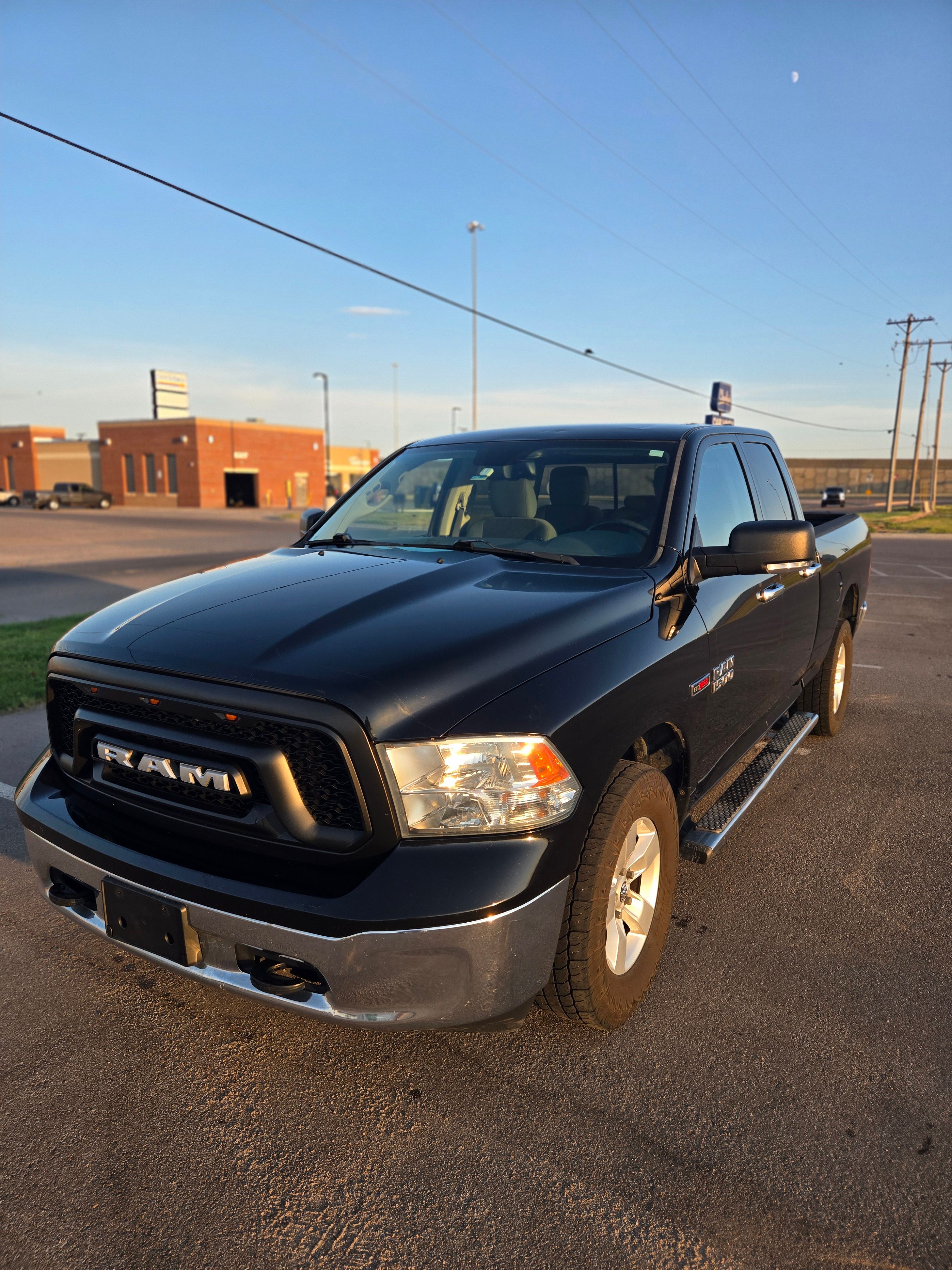 Used 2014 RAM 1500 Classic SLT w/ Luxury Group AWD/4WD image 1