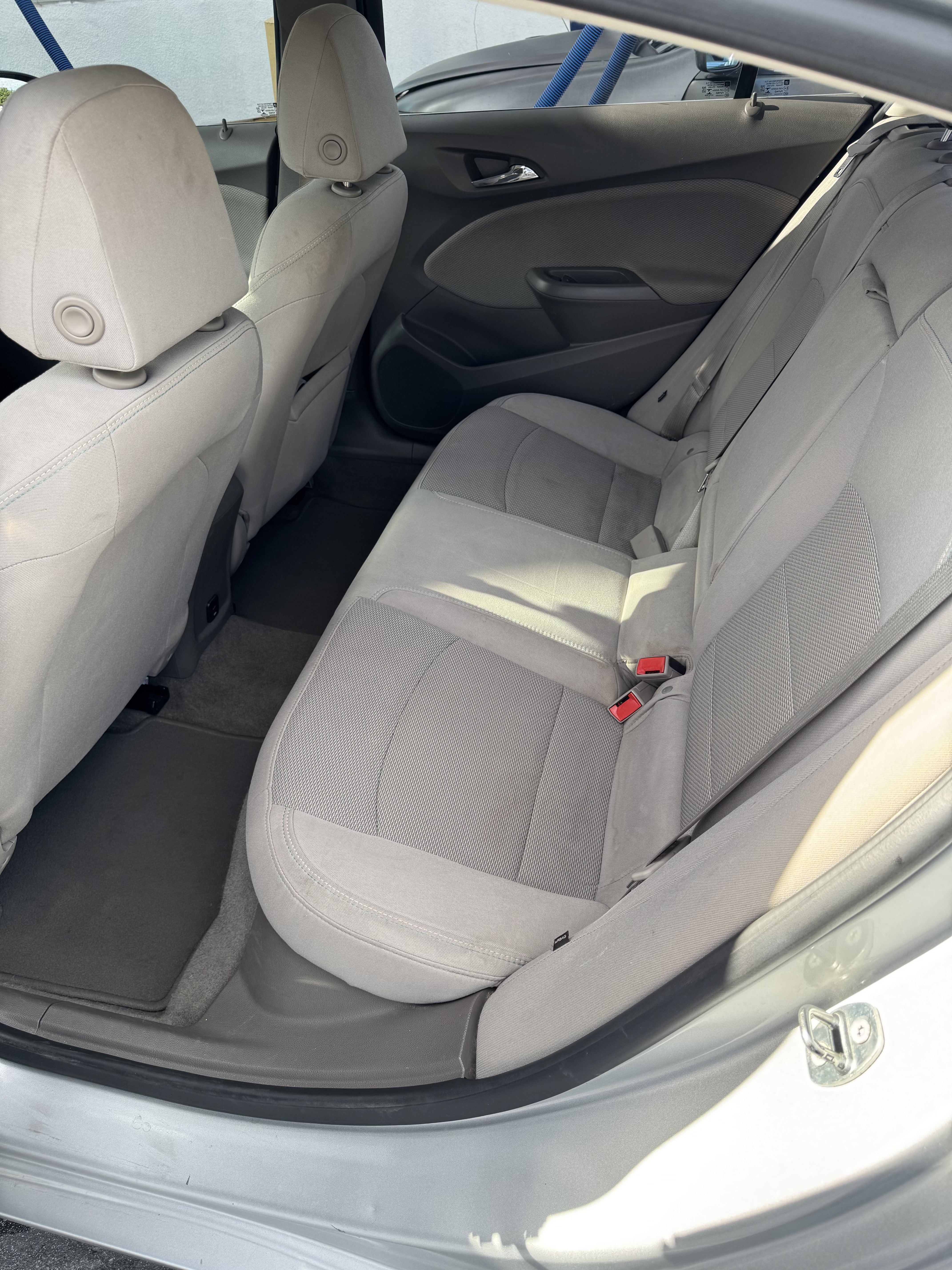 Used 2018 Chevrolet Cruze LT w/ Convenience Package FWD image 9