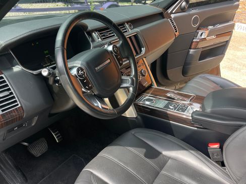Used 2015 Land Rover Range Rover HSE image 10