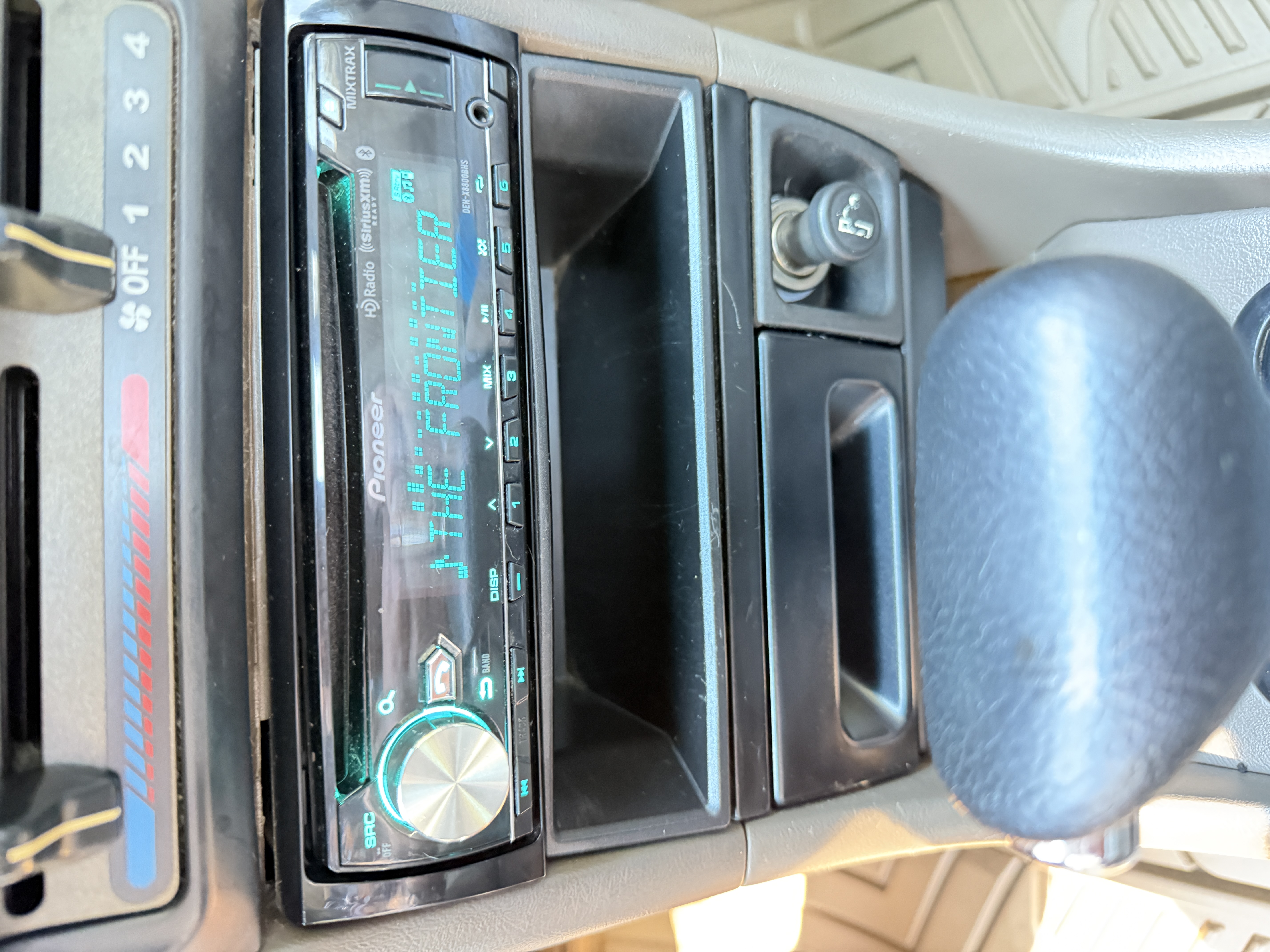 Used 2000 Acura Integra LS FWD image 4