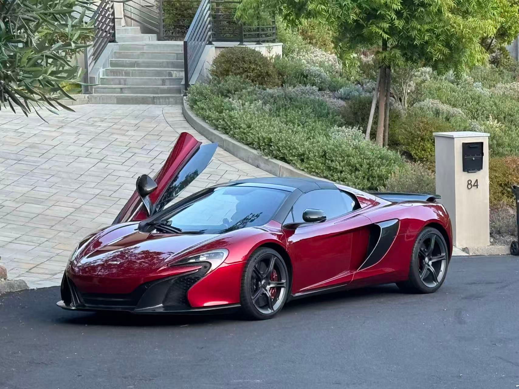 Used 2015 McLaren 650S Spider RWD image 10