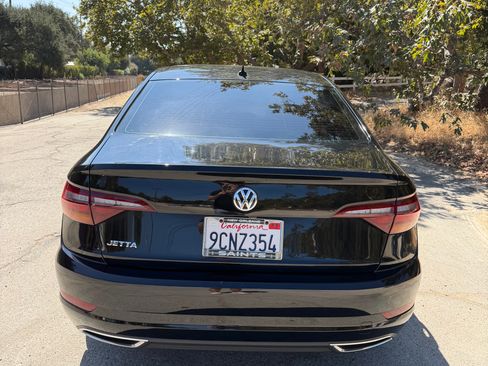 Used 2019 Volkswagen Jetta SE w/ Cold Weather Package FWD image 6