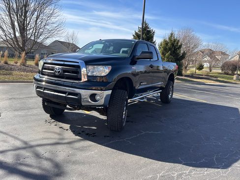 Used 2013 Toyota Tundra SR5 w/ SR5 Pkg image 5