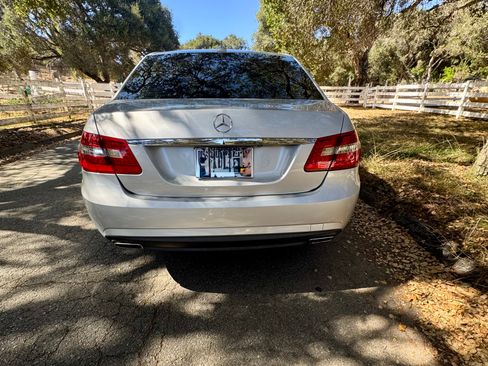 Used 2011 Mercedes-Benz E 550 Sedan image 34