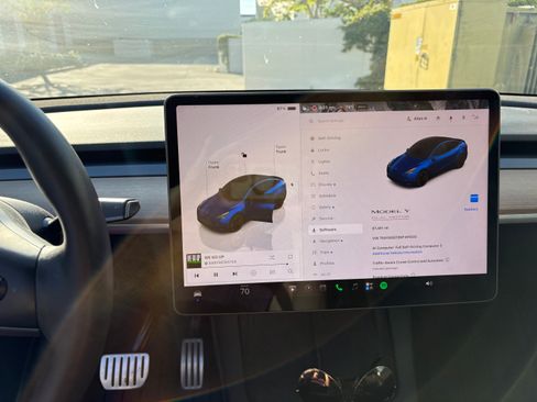 Used 2022 Tesla Model Y Performance AWD/4WD image 8