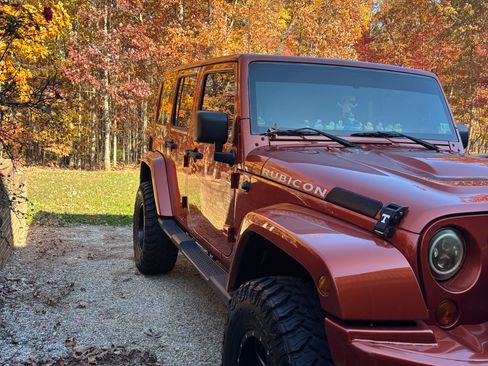 Used 2009 Jeep Wrangler Unlimited Rubicon w/ Dual Top Group AWD/4WD image 16