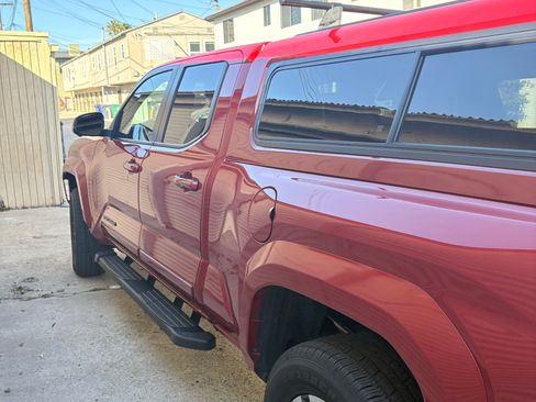 Used 2024 Toyota Tacoma TRD Sport w/ TRD Sport Premium Package image 6