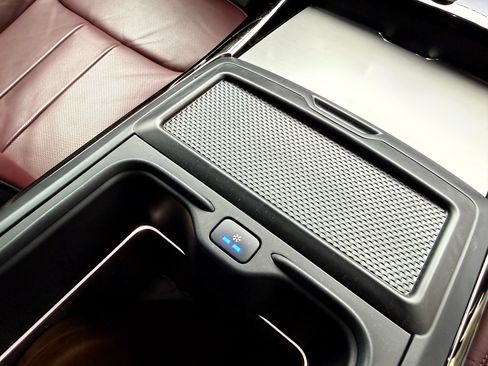 Used 2023 Land Rover Range Rover Sport SE Dynamic image 31