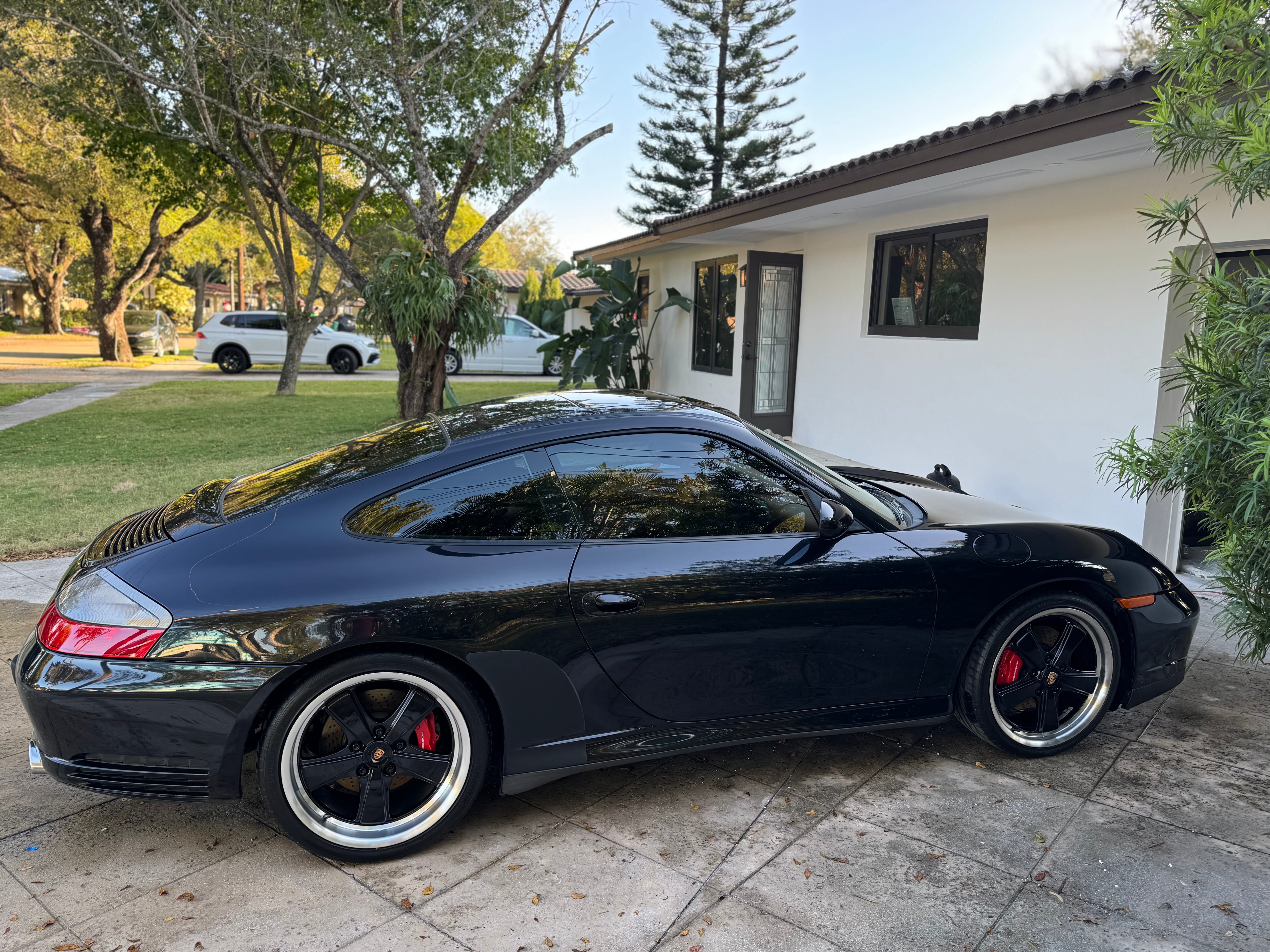 Used 2003 Porsche 911 Carrera 4S AWD/4WD image 1