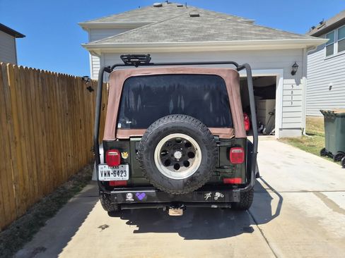 Used 1998 Jeep Wrangler SE image 12