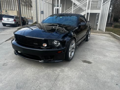 Used 2005 Ford Mustang GT Premium image 8