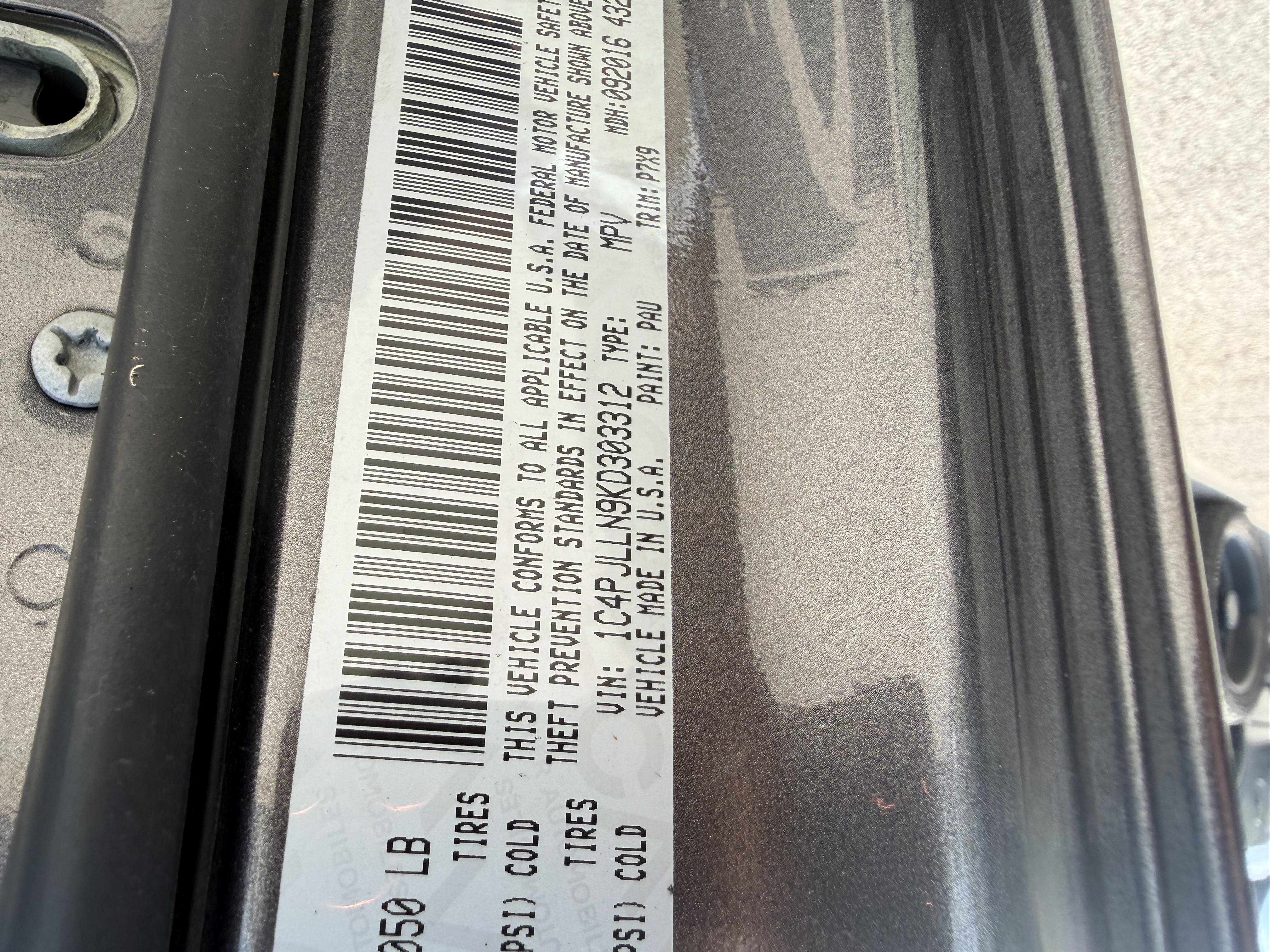 Used 2019 Jeep Cherokee Latitude Plus FWD image 6