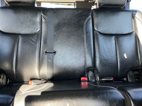 Used 2017 Jeep Wrangler Unlimited Sahara w/ Connectivity Group image 10