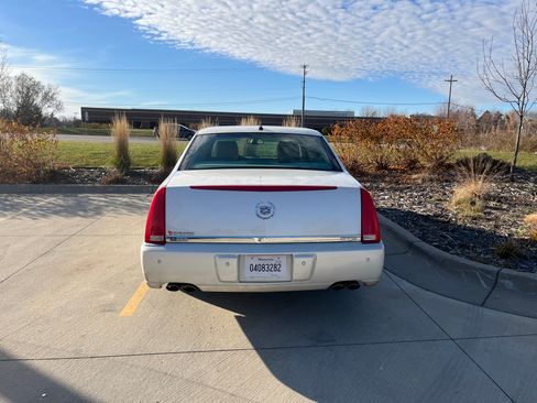Used 2008 Cadillac DTS image 1