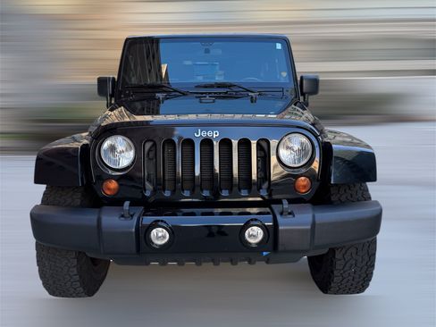 Used 2012 Jeep Wrangler Sahara w/ Connectivity Group AWD/4WD image 5