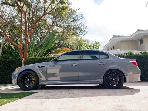 Used 2007 BMW M5 image 2