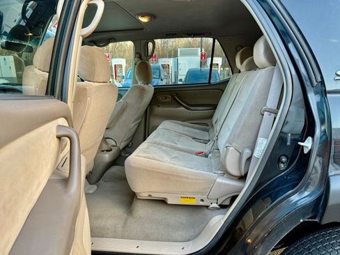 Used 2007 Toyota Sequoia SR5 image 12